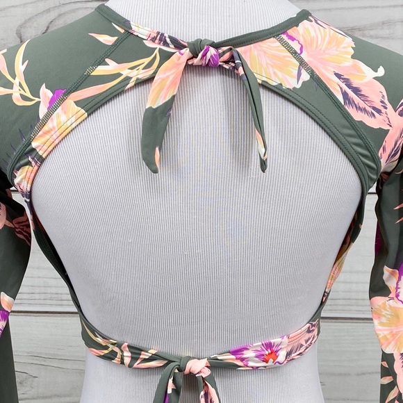 ROXY Castaway Floral Knotted Crop Rash Vest Top - Picture 6 of 8